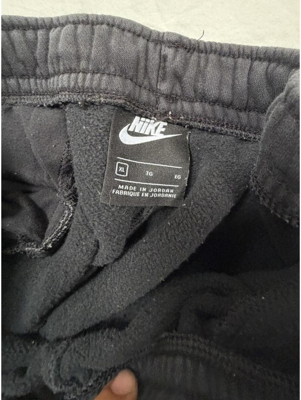Nike Men's Black Fleece Sweatpants Drawstring Pockets Tapered Leg Size XL - Picture 2 of 5